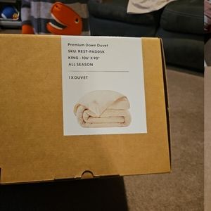 Rest Brand New King Preimum Duvet Comforter Msrp of $450